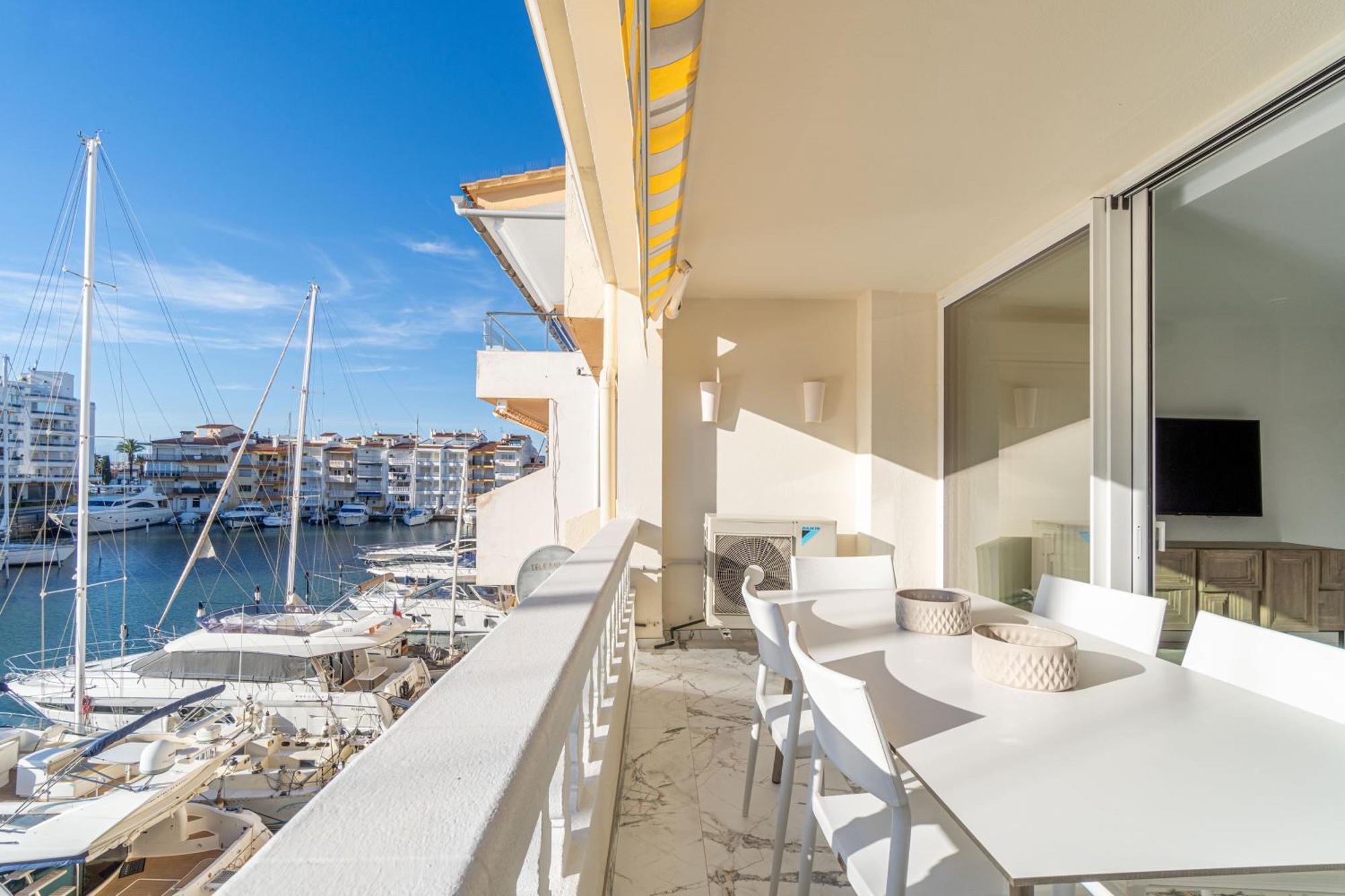 Moderno Apartamento Frente Al Canal Con Terrazas Apartment Empuriabrava Exterior photo